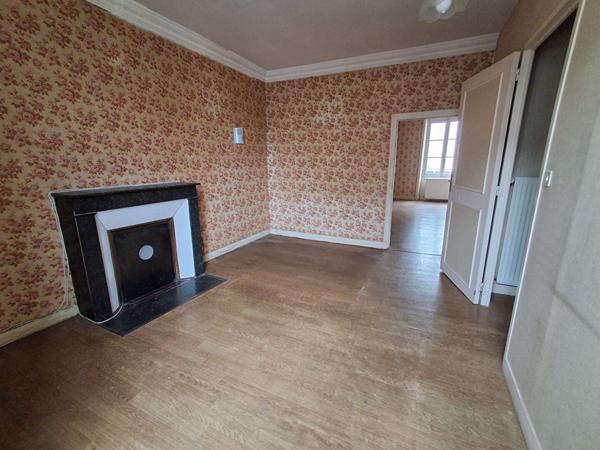 Immeuble Cancale (commerces + logements + dépendances)