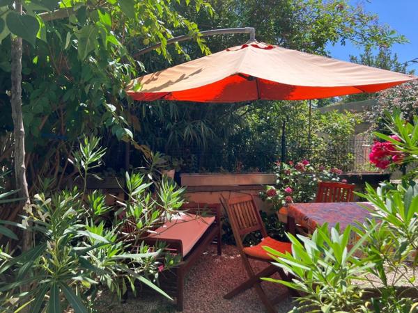 Dans le secteur résidentiel prisé des Essarts à BRON, proche toutes commodités et au calme