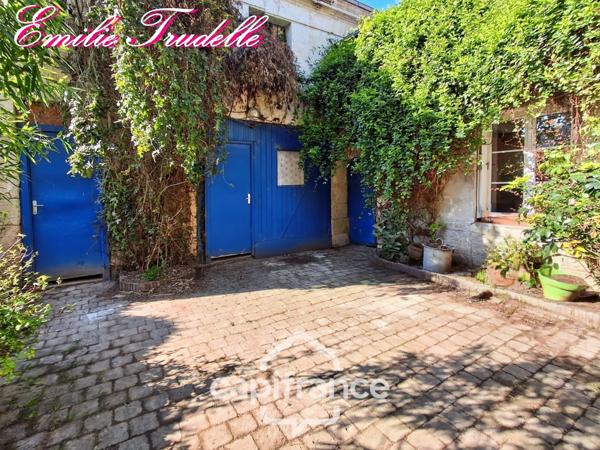 Maison à vendre 6 pièces LA CHARTRE SUR LE LOIR (72) Maison de caractère – cœur de ville – 181 m² – cour, dépendance et caves