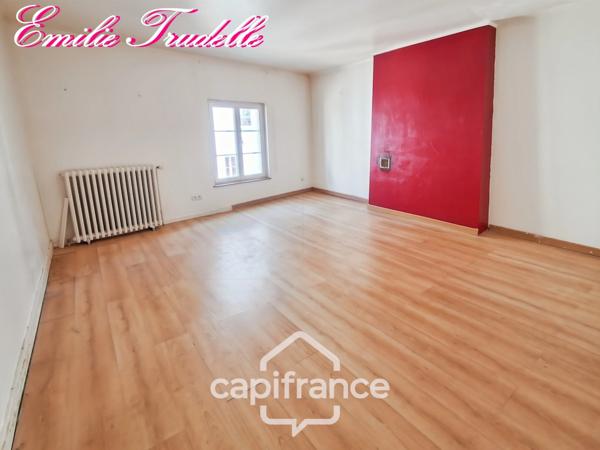 Maison à vendre 6 pièces LA CHARTRE SUR LE LOIR (72) Maison de caractère – cœur de ville – 181 m² – cour, dépendance et caves