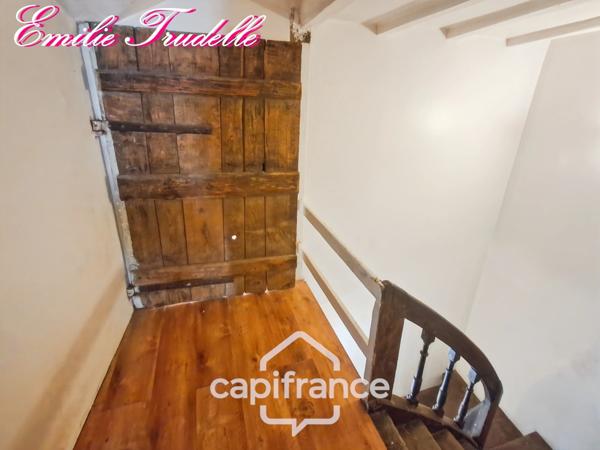 Maison à vendre 6 pièces LA CHARTRE SUR LE LOIR (72) Maison de caractère – cœur de ville – 181 m² – cour, dépendance et caves