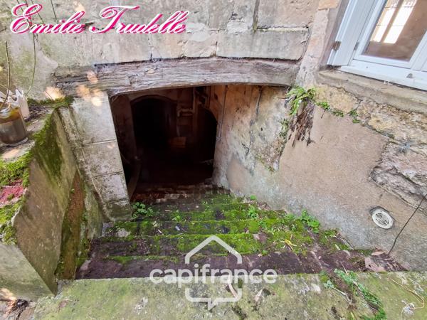 Maison à vendre 6 pièces LA CHARTRE SUR LE LOIR (72) Maison de caractère – cœur de ville – 181 m² – cour, dépendance et caves