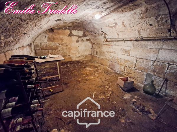 Maison à vendre 6 pièces LA CHARTRE SUR LE LOIR (72) Maison de caractère – cœur de ville – 181 m² – cour, dépendance et caves