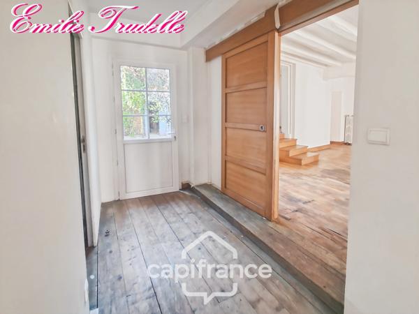 Maison à vendre 6 pièces LA CHARTRE SUR LE LOIR (72) Maison de caractère – cœur de ville – 181 m² – cour, dépendance et caves