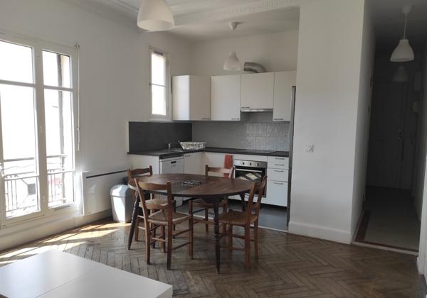 Marseille (13001) Bel appartement traversant 5 pièces à Noailles
