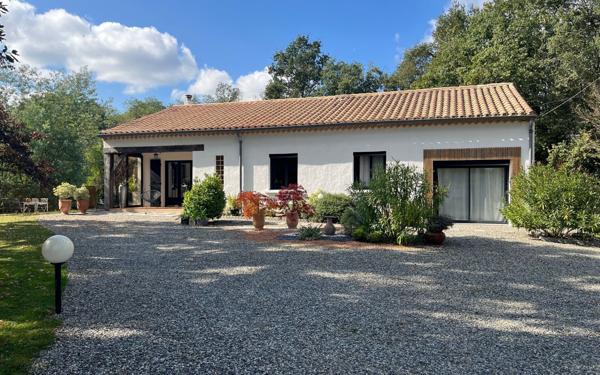 Maison à vendre    5 pièces • 165 m2 Lherm