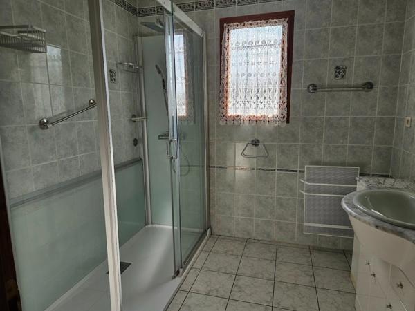 VILLA PLAIN PIED - T4 - TERRAIN - GARAGE - 25 MIN DE CLERMONT FERRAND EST - VERTAIZON-CHIGNAT