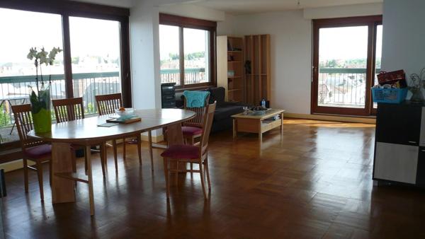 Parking + annexe + appartement