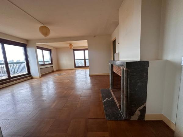 Parking + annexe + appartement