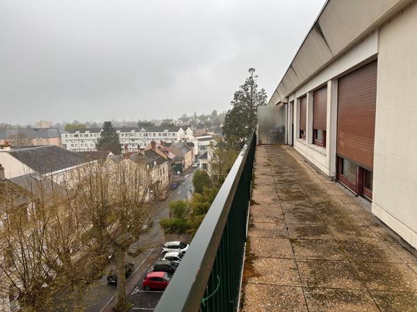 Parking + annexe + appartement