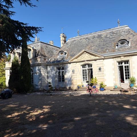 Propriete à vendre 10 pièces SAINT AVERTIN (37)