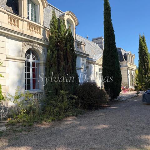 Propriete à vendre 10 pièces SAINT AVERTIN (37)