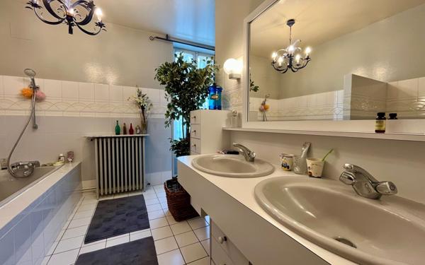 Maison à vendre    6 pièces •  Fressines