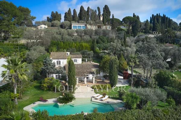 Mougins - villa vue mer et Estérel - domaine sécurisé