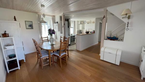 Saint-Pierre Quiberon - Centre-ville Appartement 4 chambres, jardin, garage et stationnement  - Rare sur le marché !