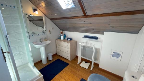 Saint-Pierre Quiberon - Centre-ville Appartement 4 chambres, jardin, garage et stationnement  - Rare sur le marché !