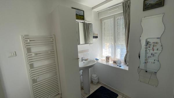 Saint-Pierre Quiberon - Centre-ville Appartement 4 chambres, jardin, garage et stationnement  - Rare sur le marché !