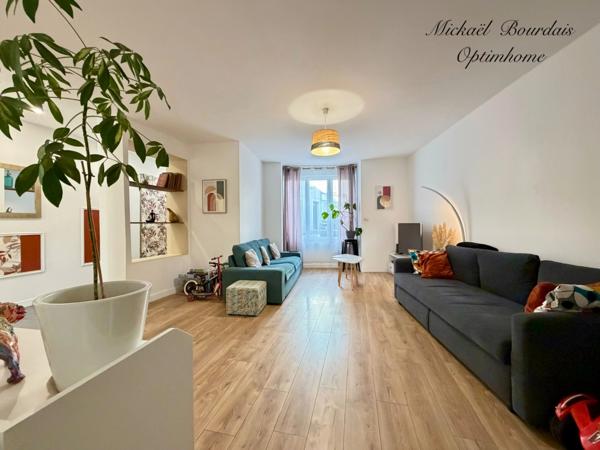 Maison de ville – 158 m² habitables – Centre du Lude – Classe D – Cour fermée – Grenier aménageable
