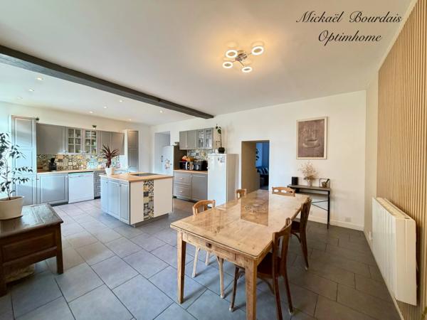 Maison de ville – 158 m² habitables – Centre du Lude – Classe D – Cour fermée – Grenier aménageable