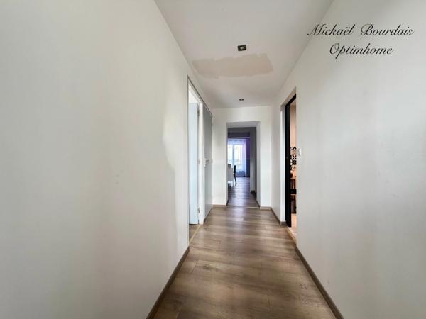 Maison de ville – 158 m² habitables – Centre du Lude – Classe D – Cour fermée – Grenier aménageable