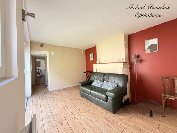 Maison de ville – 158 m² habitables – Centre du Lude – Classe D – Cour fermée – Grenier aménageable