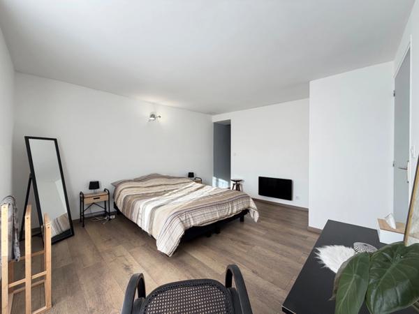 Maison de ville – 158 m² habitables – Centre du Lude – Classe D – Cour fermée – Grenier aménageable