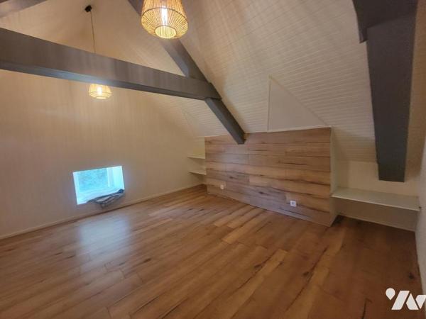 Maison d'habitation rénovée dans hameau en campagne