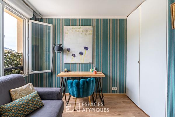 Appartement traversant avec balcon en dernier étage