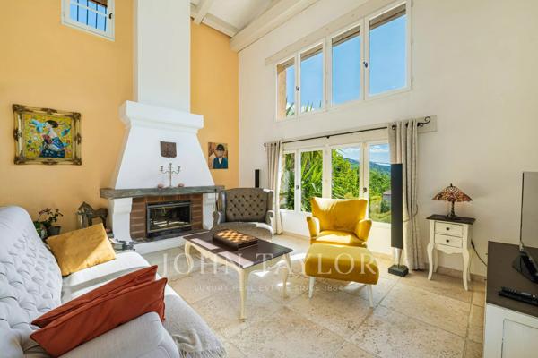 Vaste propriété familiale avec maison d'amis et maison de gardien