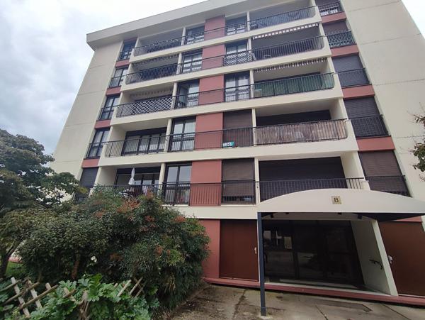 Appartement Les Ulis 3 pièce(s) 63 m2 cave Parking