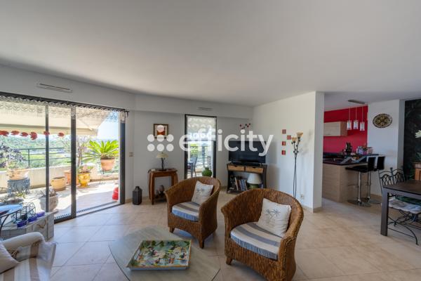 Appartement
         3 pièces
        - 103 m² Bien prestige 739 820 € *