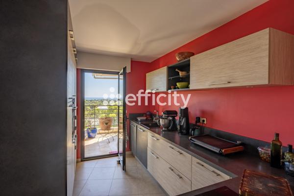 Appartement
         3 pièces
        - 103 m² Bien prestige 739 820 € *