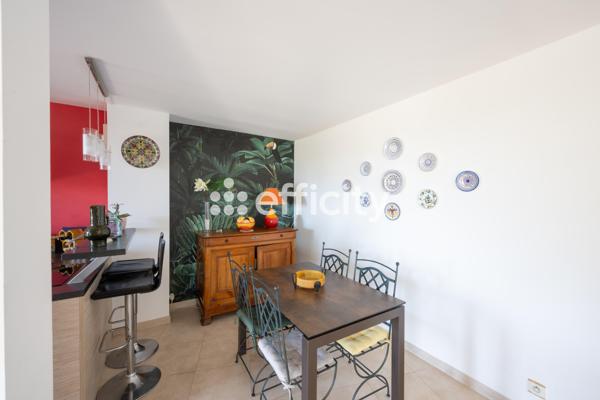 Appartement
         3 pièces
        - 103 m² Bien prestige 739 820 € *