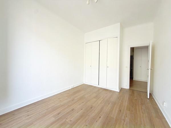 Beau 2 pièces au calme d'un square privé