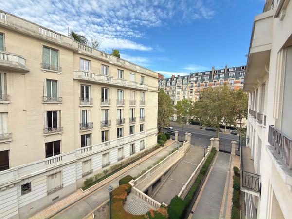 Beau 2 pièces au calme d'un square privé