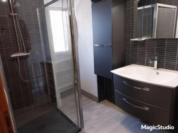 Jolie maison contemporaine avec piscine  au calme TAVAUX (JURA)  à 10 min de DOLE