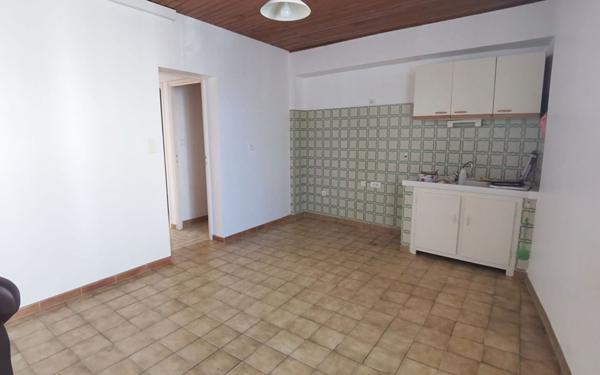 Appartement à louer    1 pièce •  Beaucaire
