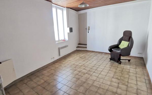 Appartement à louer    1 pièce •  Beaucaire