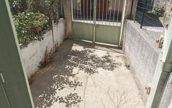 Appartement à louer    1 pièce •  Beaucaire