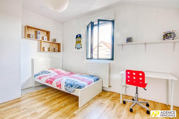 Versailles Porchefontaine Maison 9 pîèces environ 180 m² habitables sur parcelle de 330 m² 1 195 000 € **  - Référence  28223