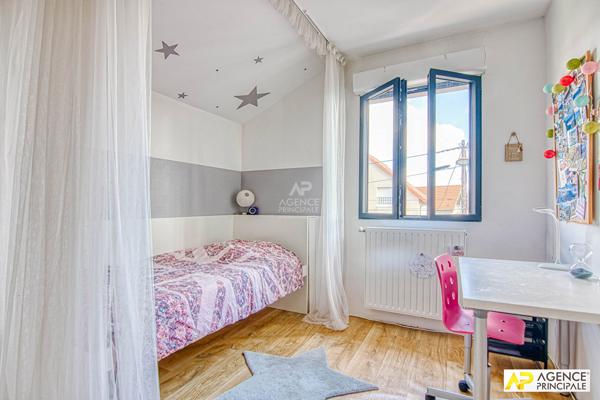 Versailles Porchefontaine Maison 9 pîèces environ 180 m² habitables sur parcelle de 330 m² 1 195 000 € **  - Référence  28223