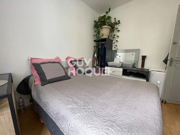 Maison Ivry La Bataille au bord de l'eau.