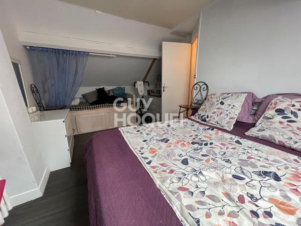 Maison Ivry La Bataille au bord de l'eau.