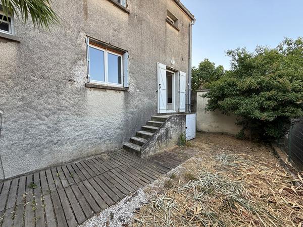 APPARTEMENT DEUX CHAMBRES RENOVE AVEC JARDIN