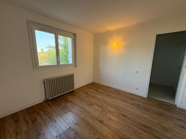 APPARTEMENT DEUX CHAMBRES RENOVE AVEC JARDIN