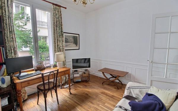 Appartement à vendre    2 pièces • 38,01 m2 Vincennes