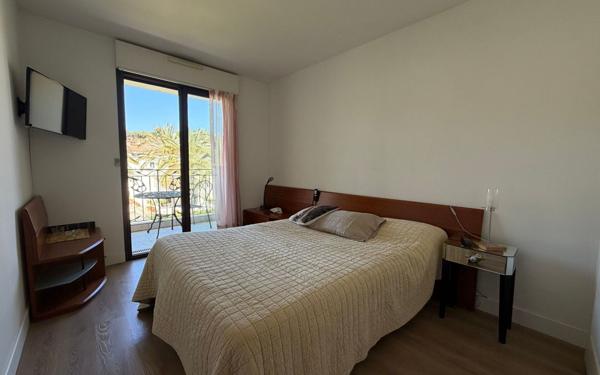 Appartement à vendre    3 pièces • 75,80 m2 Sanary-sur-Mer