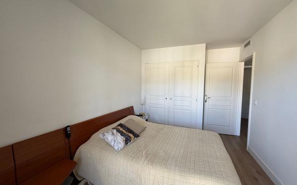 Appartement à vendre    3 pièces • 75,80 m2 Sanary-sur-Mer