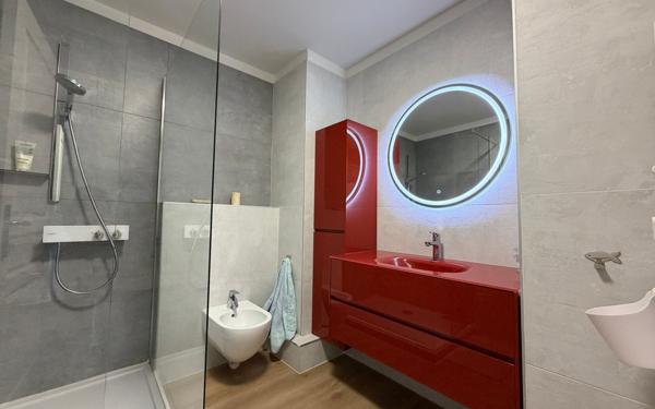 Appartement à vendre    3 pièces • 75,80 m2 Sanary-sur-Mer