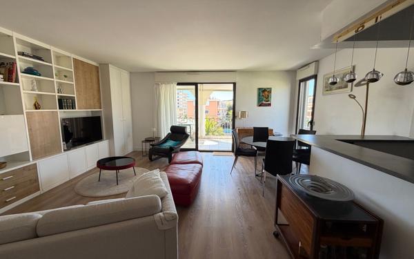 Appartement à vendre    3 pièces • 75,80 m2 Sanary-sur-Mer